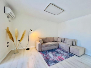 RoRi Center APT